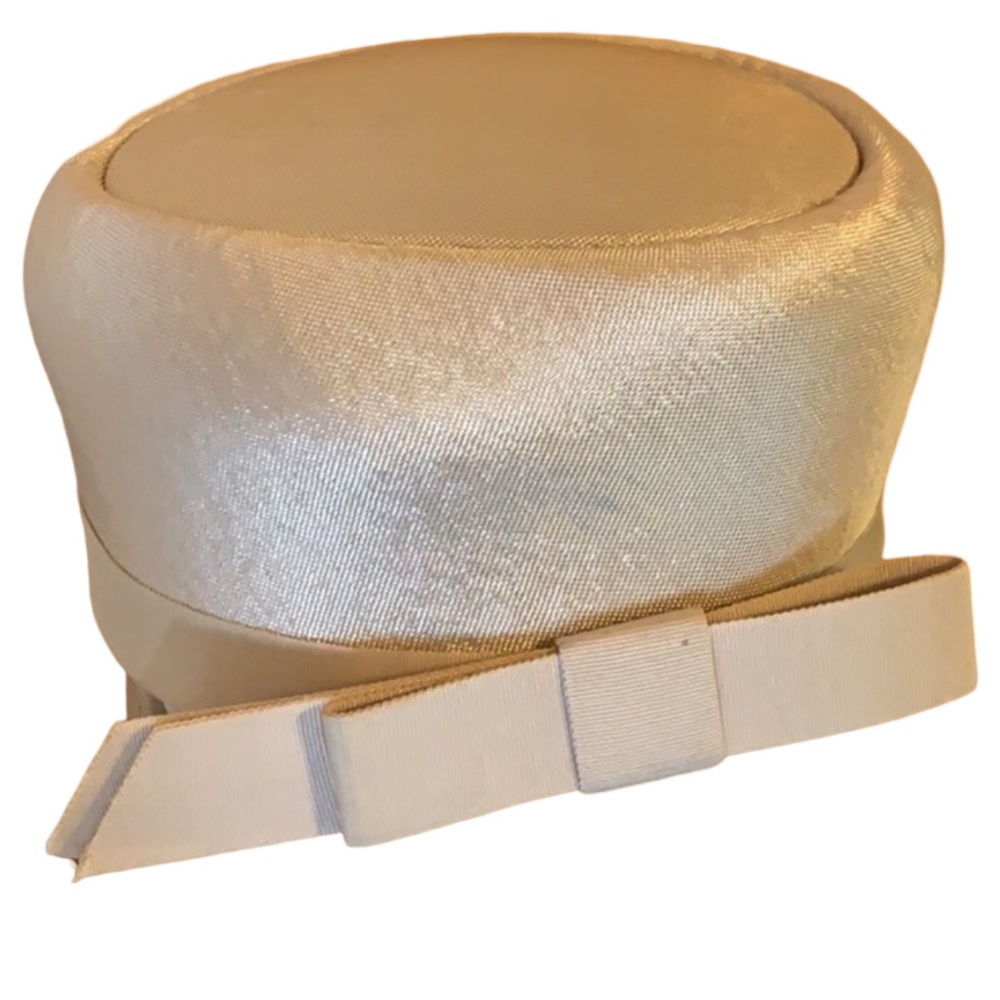 Vintage Mr. John Classic pillbox hat with bow